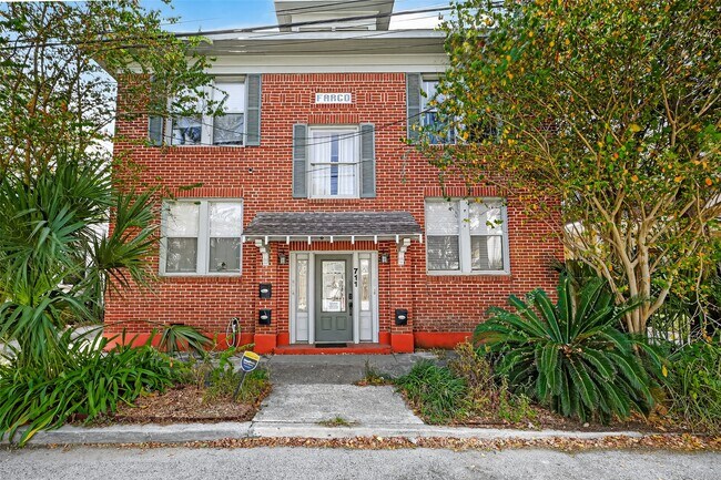 Building Photo - 711 Fargo St