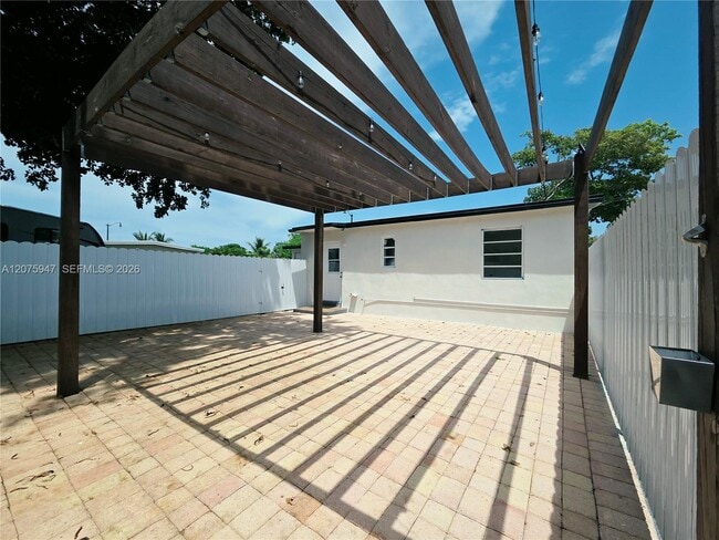 Photo - 5301 NE 17th Ave