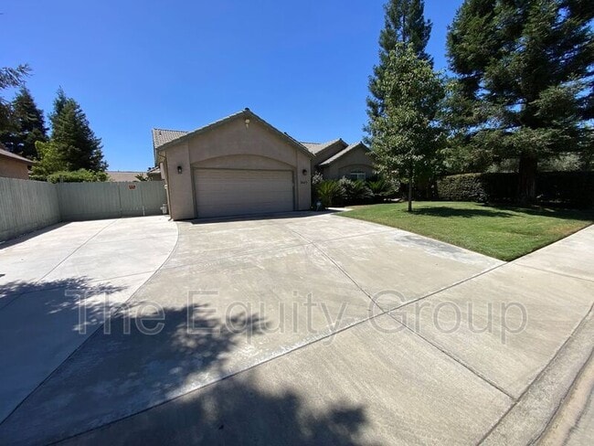 Photo - 2643 W Oakridge Ave