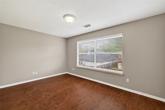 Photo - 1702 Bonnie Lea Ln