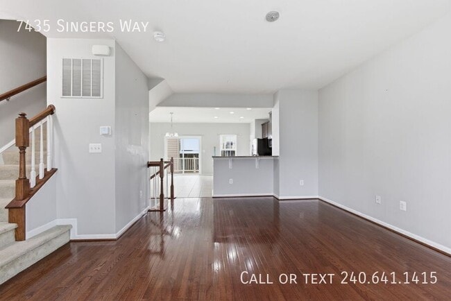 Photo - 7435 Singers Way
