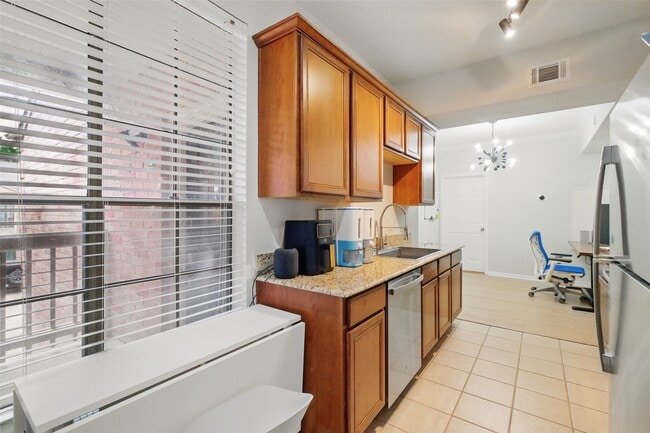 Photo - 2255 Braeswood Park Dr