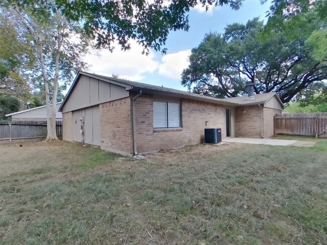 Photo - 22703 Post Gate Dr