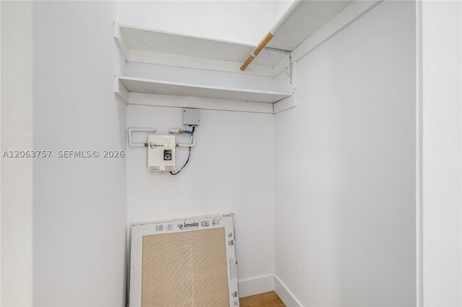 Photo - 3037 Center St