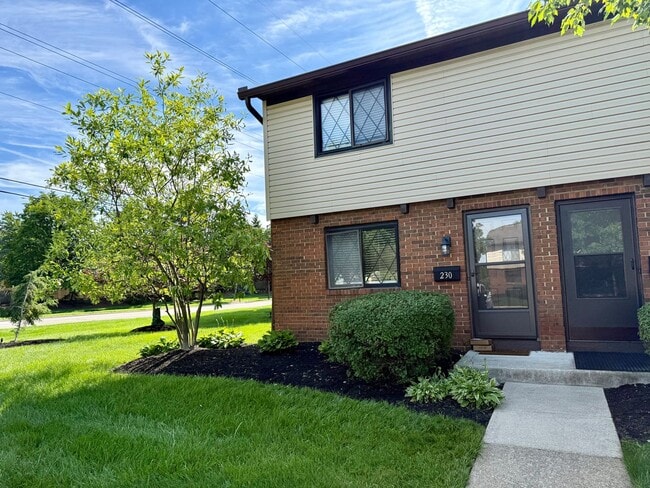 Building Photo - Beautifully Renovated 2 Bed, 1.5 Bath Condo in Westerville