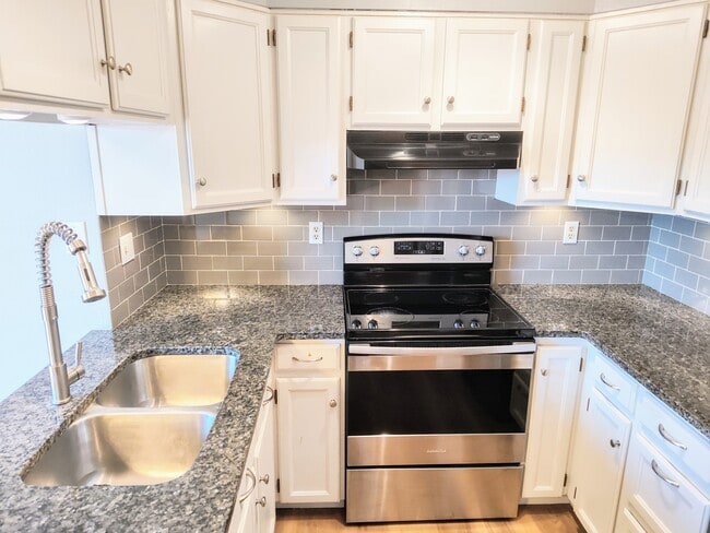 Building Photo - 10856 Bayfield Way