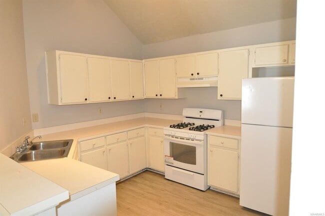 Photo - 3200 Herbert Dr