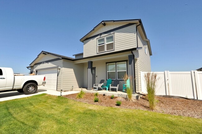 Building Photo - Practically NEW!! 4 bed 3 bath home, 3 car garage & RV parking