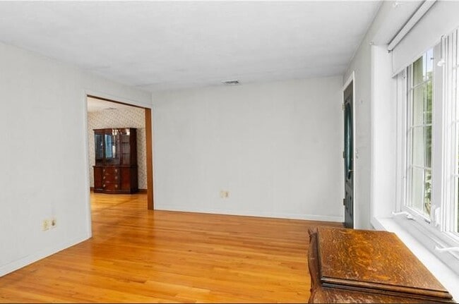 Photo - 16 Ingraham St