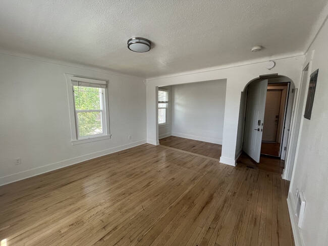 Unit 7 Bedroom Studio - The Fremont