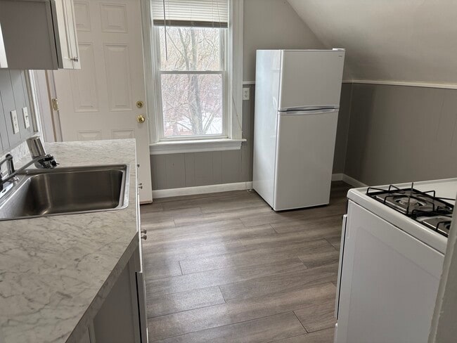 kitchen - 19 North Ave Unit 1