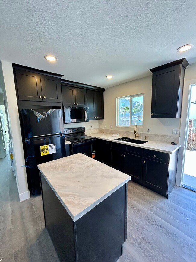 4776-4778 1/2 Castle Avenue  - 4780