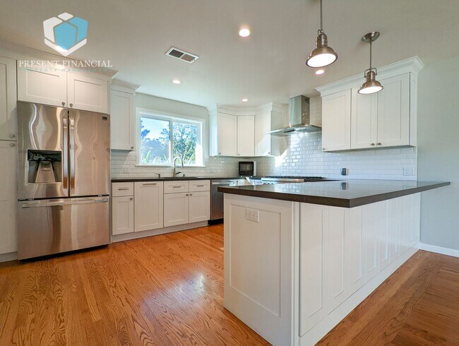 Photo - 540 W Hillsdale Blvd