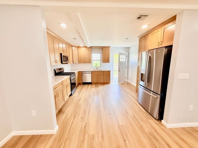 Photo - 13 Roosevelt Ave