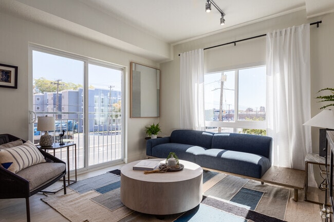 1BR, 1BA - 747SF