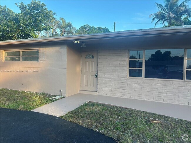 Building Photo - 6420 NW 25th St Rental