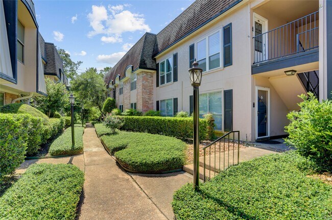 Photo - 1807 Stoney Brook Dr Unidad 67