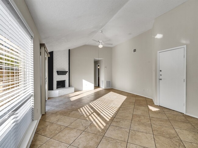 Photo - 22125 Diane Dr
