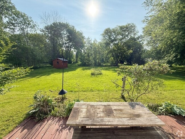 Building Photo - 3/1 Single Family Home | Large back yard |...