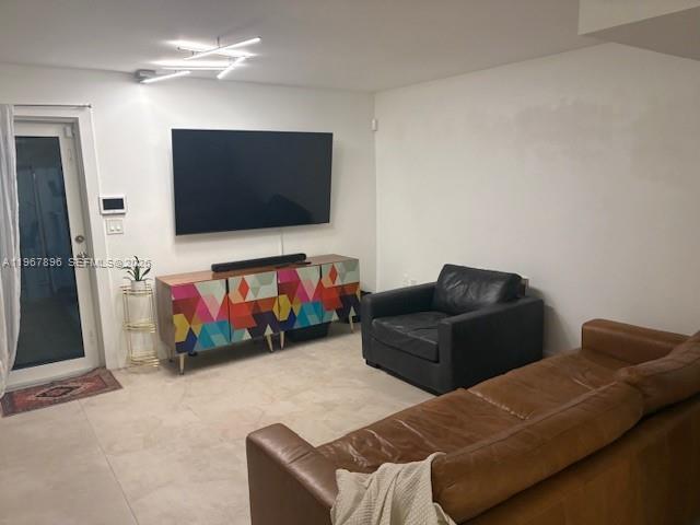 Photo - 8837 NE 4th Avenue Rd