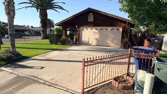 Photo - 3 bedroom 2 bathroom home on a corner lot with extra fenced parking.