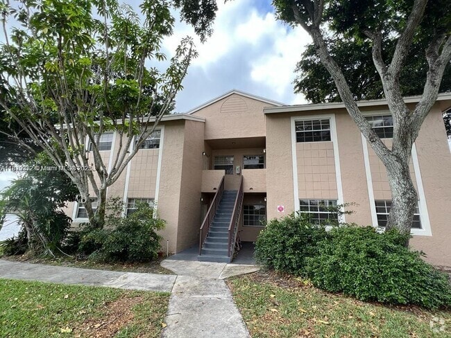 Building Photo - 1851 NW 96th Terrace Unit 6D Rental