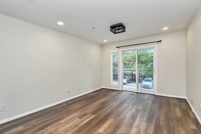 Photo - 3721 Picasso Court Unidad 3721