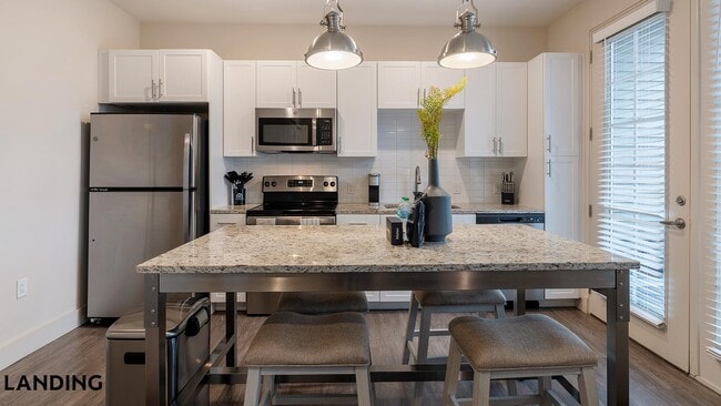 Photo - 5885 Lakehurst Dr Unit 1345