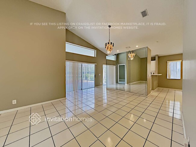 Photo - 161 E Bayridge Dr
