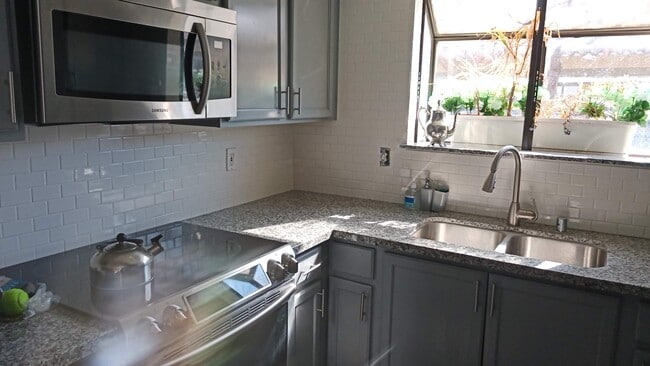 cocina - 7200 Pirates Cove Rd