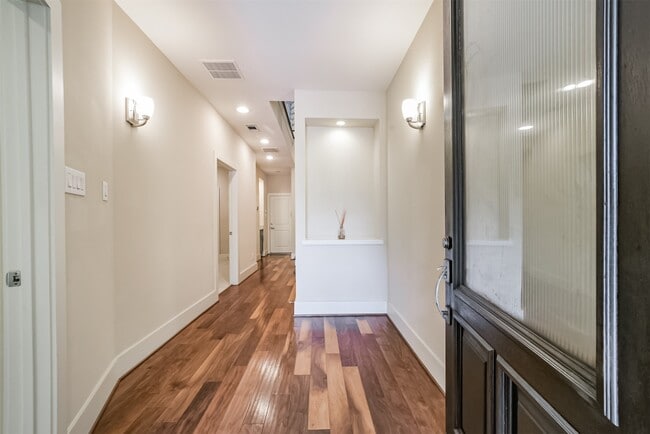 Photo - 5425 Hidalgo St
