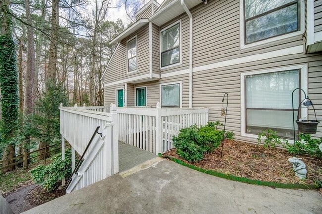 Photo - 903 Wynnes Ridge Cir SE