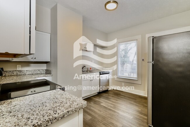 1216 S 32nd St