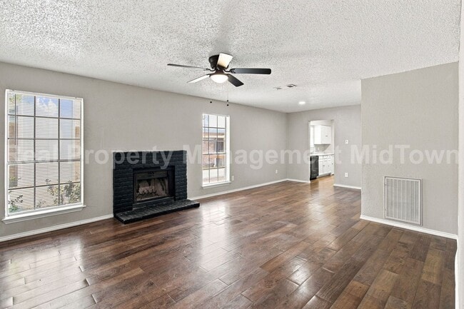 2427 Indigo Ln