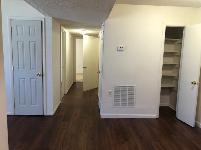 Photo - Lake Mist Apartments