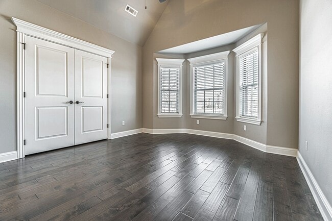 Photo - Brick Home in Rogers!