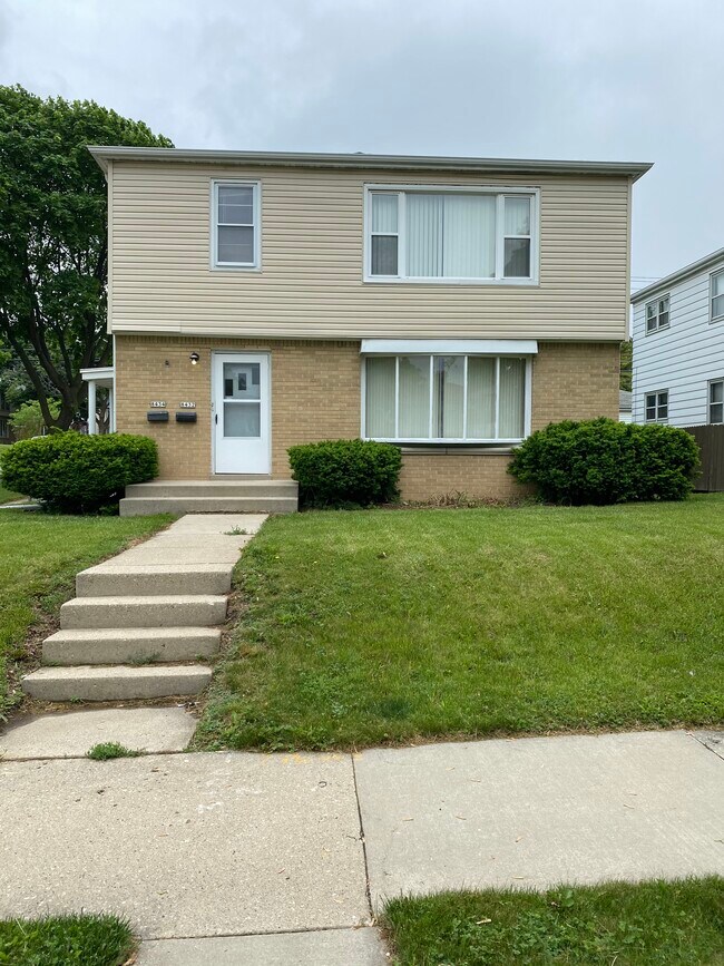 Photo - 8434 West Keefe Ave, Upper