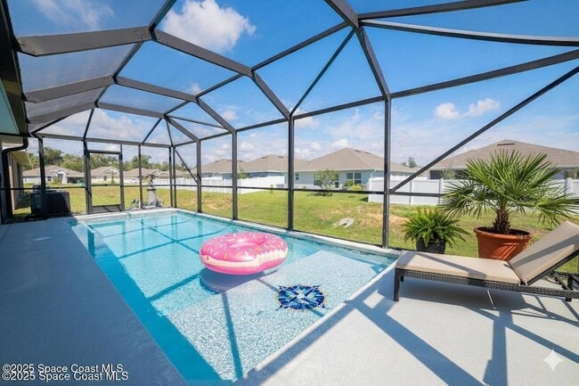 Photo - 814 Moment St