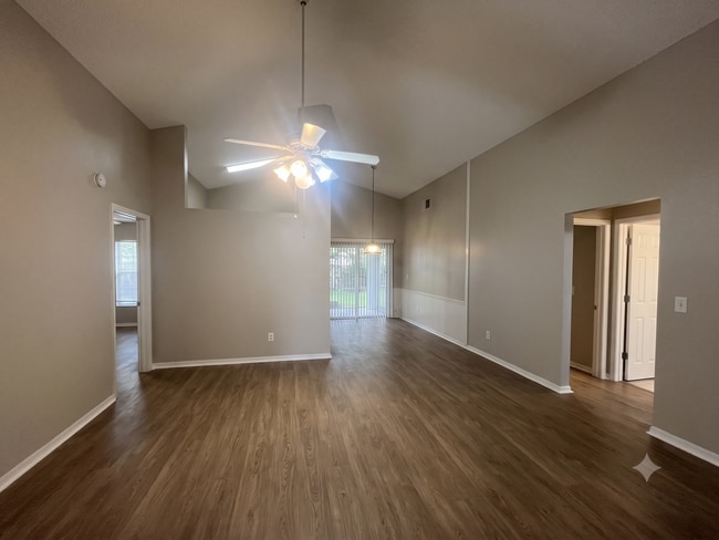 Photo - 120 N Cervidae Dr
