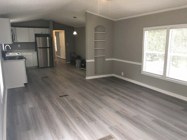 Photo - 295 E Wright St