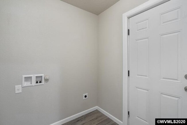 Photo - 625 25th St SE