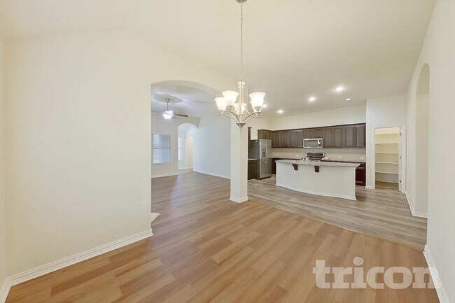 Photo - 1304 Meridian Dr