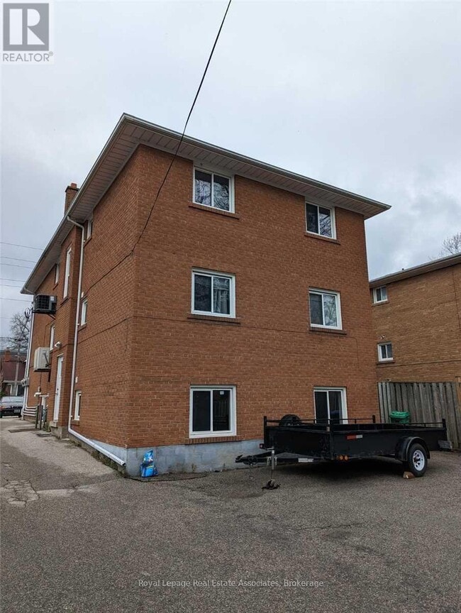 Photo - 61 Mississauga Rd N Unit 1