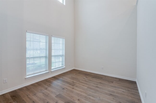 Photo - 7201 Headingham Wy