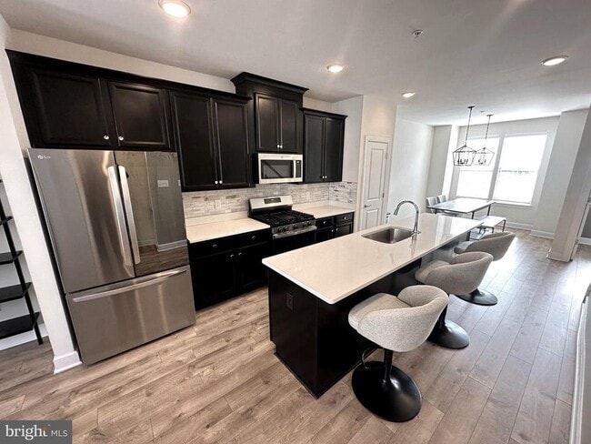 Photo - 127 Capital Ct