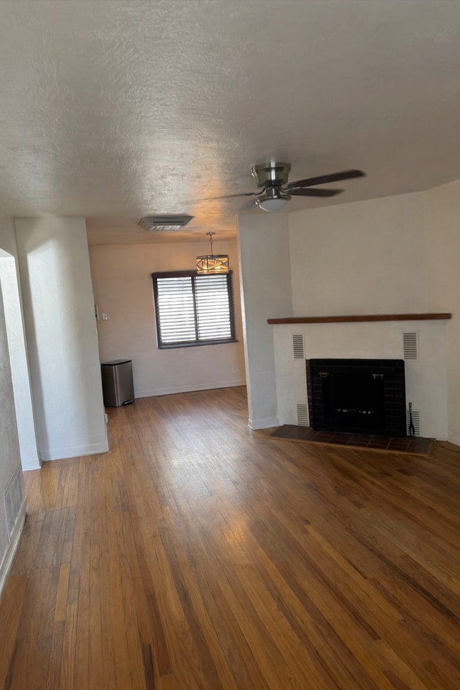 Photo - 2113 Madeira Dr NE