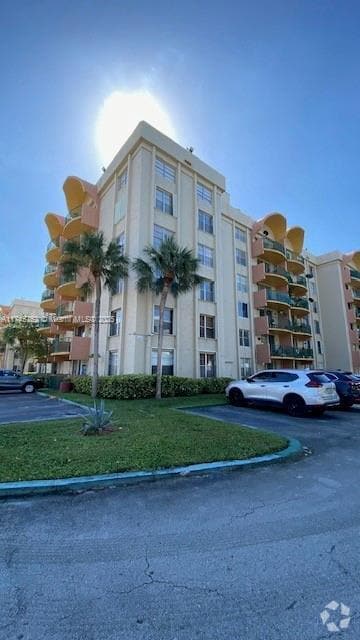 Building Photo - 9360 Fontainebleau Blvd Unit 611 Rental