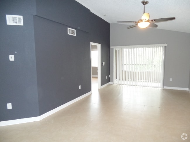 Building Photo - 2850 N Oakland Forest Dr Rental