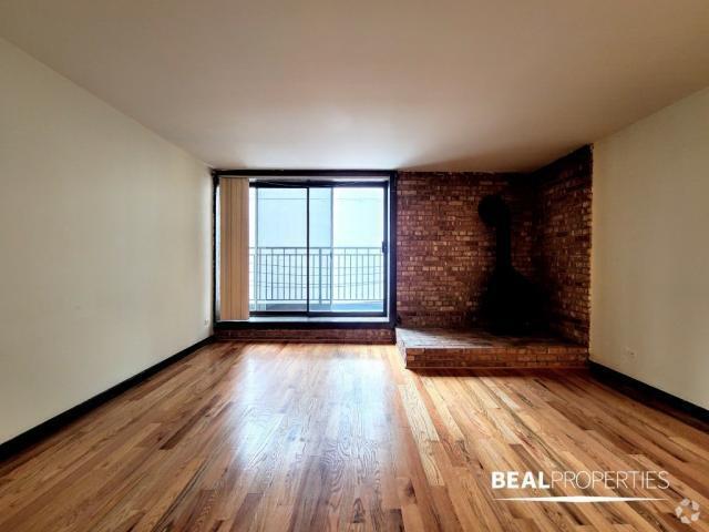 Building Photo - 0 bedroom in CHICAGO IL 60610 Unit H3 Rental