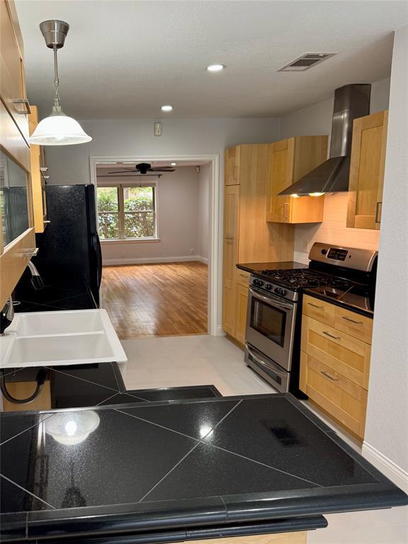 Photo - 1009 Alegria Rd